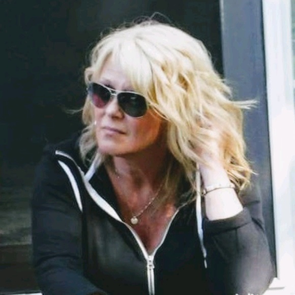 Meet your Posher, Rene - Picture 1 of 1